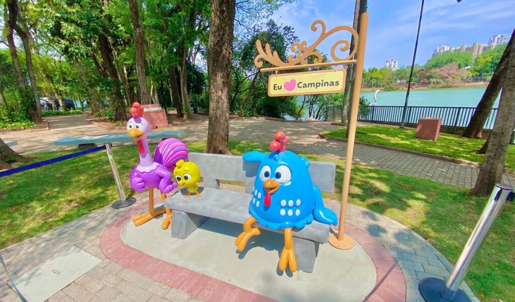 Campinas ganha estátua da Galinha Pintadinha