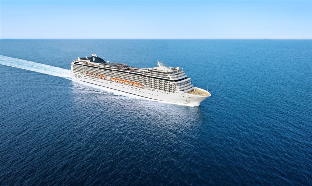 Viagem de 115 noites a bordo do MSC World Cruise